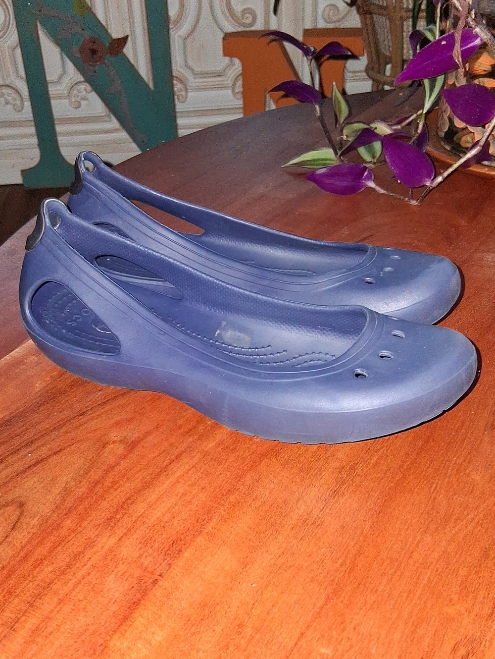 Crocs Womens Navy Blue Kadee Ballet Flats Slip On Shoes Sz. 6